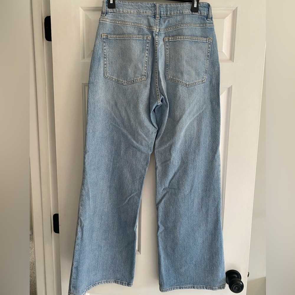 H & M Straight Wide Leg Light Wash Denim Jeans Size 8 - Picture 5 of 7